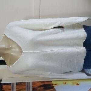 NWT Vince Camuto Soft V Neck White Color Paradox Sweater Size XL